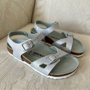 Super cute and comfy Birkenstock Rio kids sandals size 30